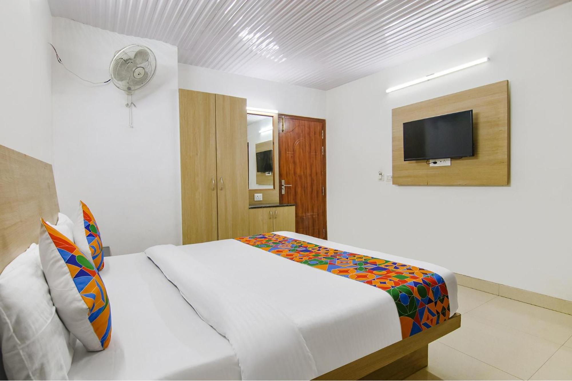 Fabexpress Kalsia Homestay - Nr Radha Krishna Mandir Мусори Екстериор снимка
