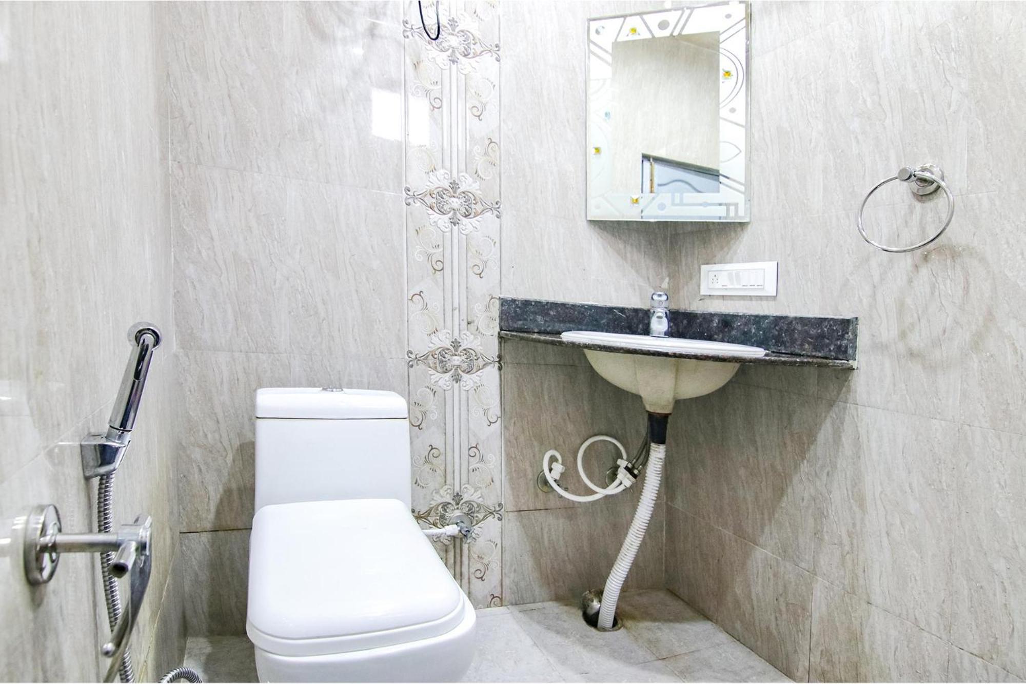 Fabexpress Kalsia Homestay - Nr Radha Krishna Mandir Мусори Екстериор снимка